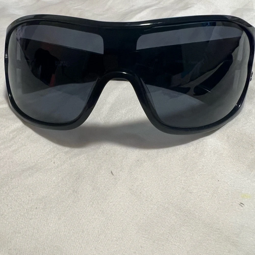 Vintage elegant 1998 Badgley Mischa dark sunglasses. - Picture 6 of 6